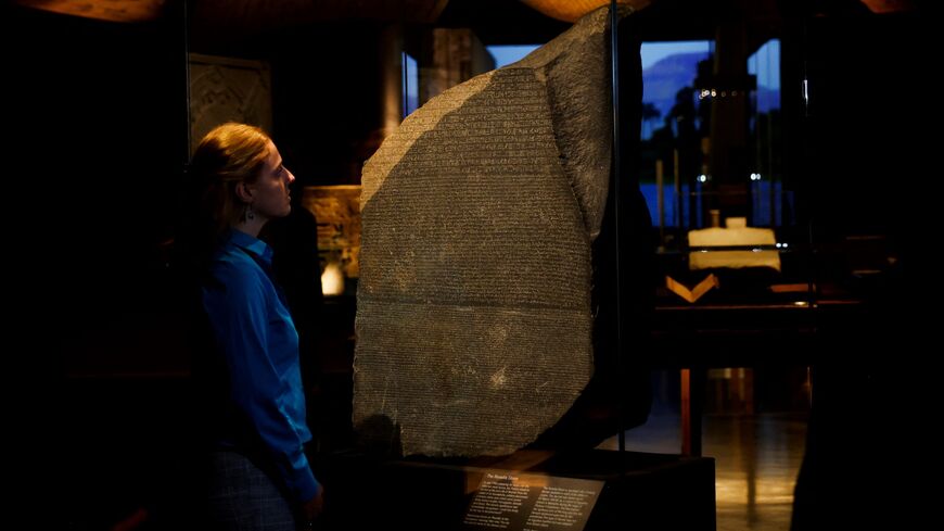 Egyptian Archaeologists Call For British Museum To Return Rosetta Stone ...