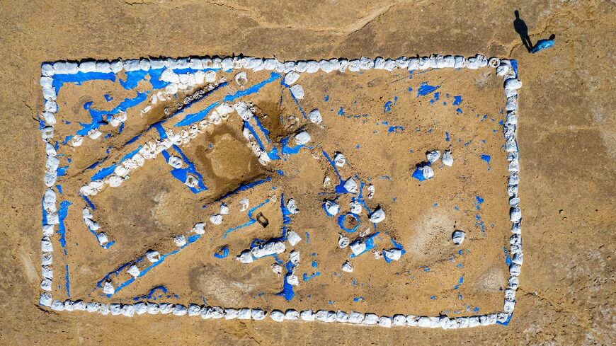Archaeologists working in Iraq have uncovered the remains of a tavern dating back nearly 5,000 years they hope will throw new light on the emergence of the world's first cities