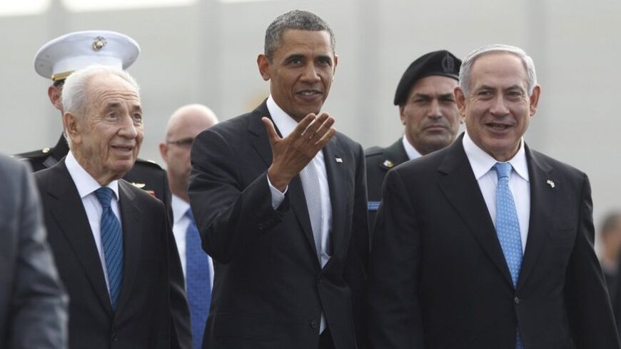 U.S. President Barack Obama (C) participates in a farewell ceremony with Israeli Prime Minister Benjamin Netanyahu (R) and President Shimon Peres (L) at Tel Aviv International Airport March 22, 2013.   REUTERS/Jason Reed   (ISRAEL - Tags: POLITICS) - RTR3FBWR
