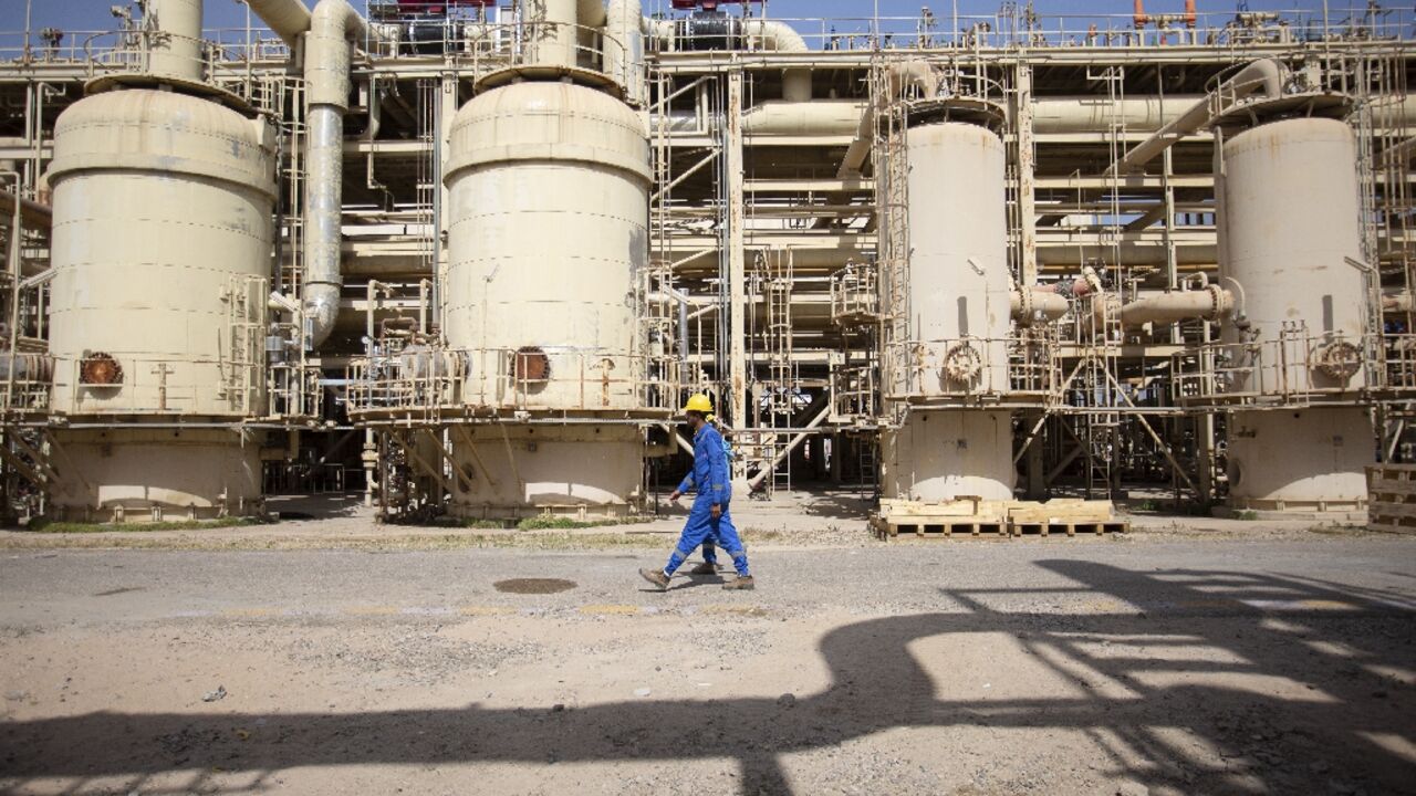 Oil ministry figures show Iraq exported more crude last month than it has since 1972