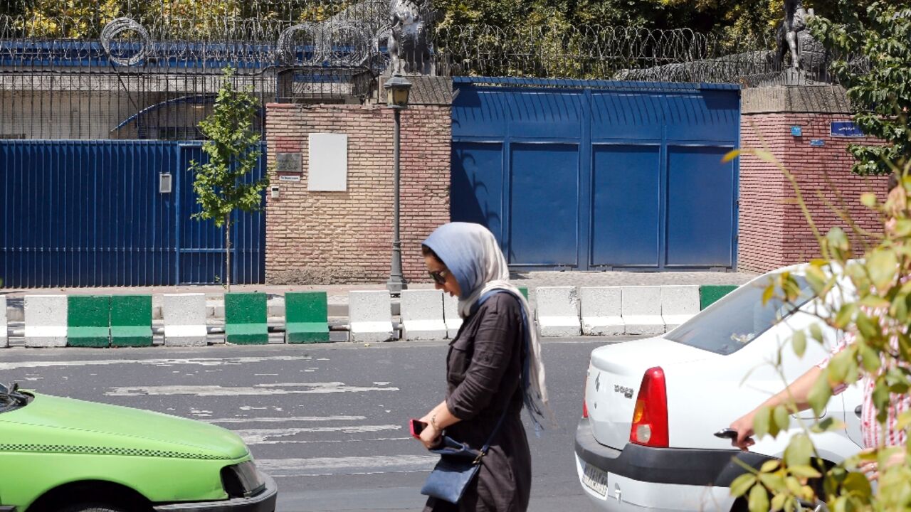 The British government denied that any of its personnel had been arrested in Iran, following reports that the Revolutionary Guards arrested several foreign diplomats including a Briton