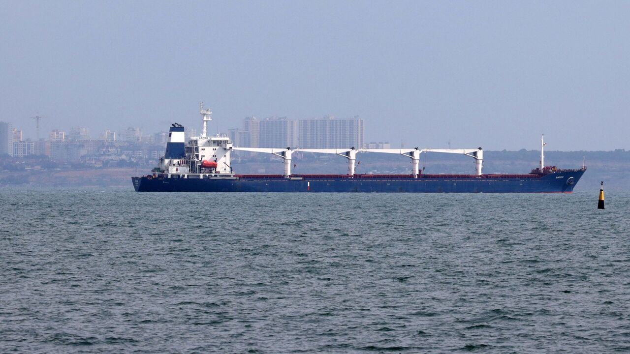 Bulk carrier M/V Razoni, carrying a cargo of 26,000 tonnes of corn, leaves the Ukraine port of Odesa en route to Tripoli.