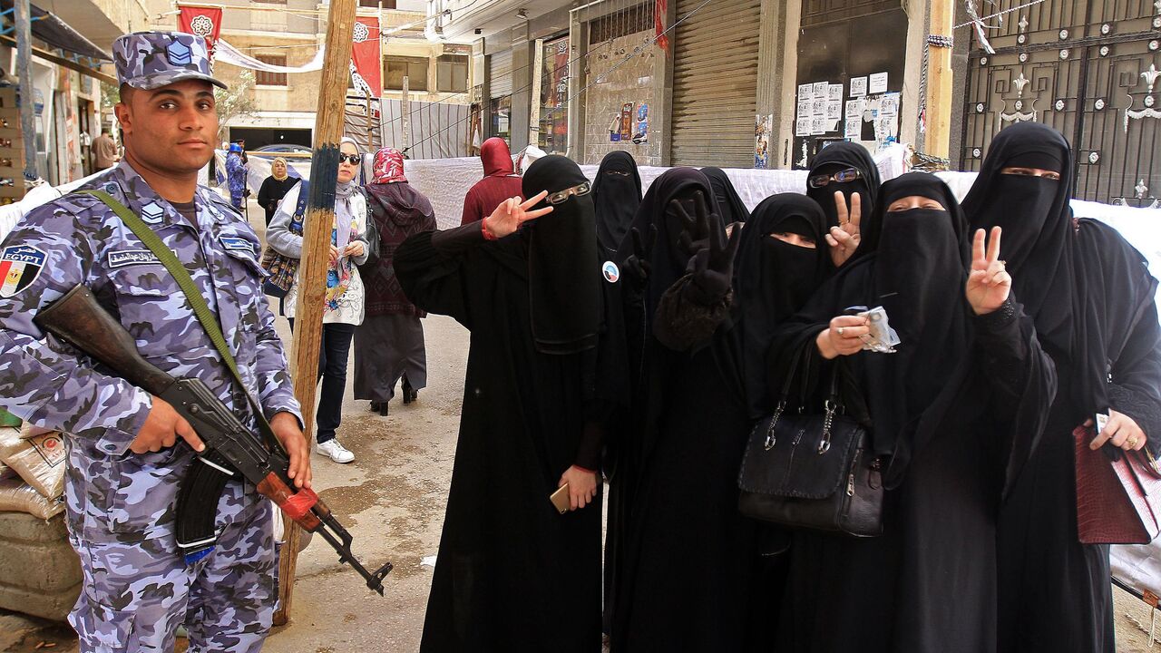 Egyptian women wear full-face veils in al-Montazah district of Egypt's second city of Alexandria on March 26, 2018. 