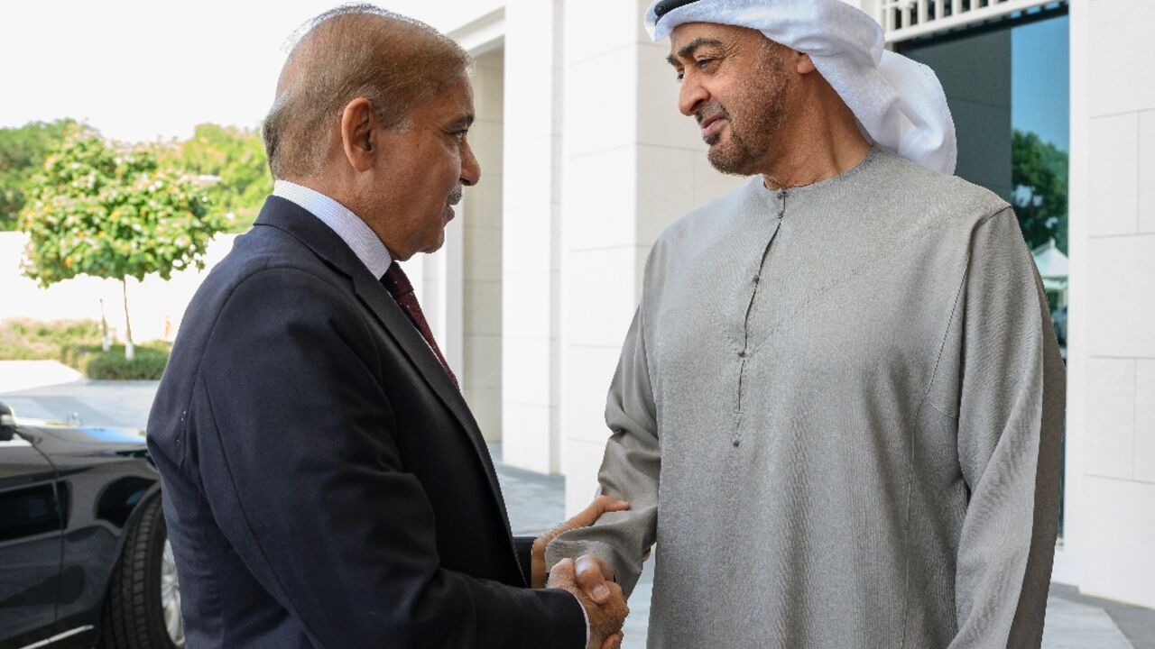 UAE President Sheikh Mohamed bin Zayed al-Nahyan welcomes Pakistan Prime Minister Shehbaz Sharif in Abu Dhabi