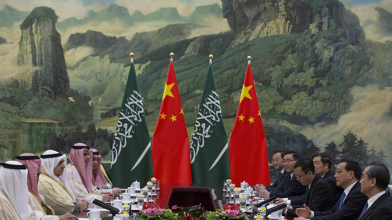 Chinese Premier Li Keqiang (2nd-L) meets with Saudi Arabia's King Salman bin Abdulaziz Al Saud (2nd-R) at Great Hall of the People on March 17, 2017 in Beijing, China. At the invitation of President Xi Jinping, King Salman Bin Abdul-Aaziz Al-Saud of the Kingdom of Saudi Arabia will pay a state visit to China from March 15 to 18, 2017. (Photo by Lintao Zhang - Pool/Getty Images)