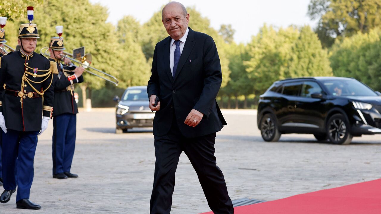 Former Minister of Europe and Foreign Affairs Jean-Yves le Drian arrives at a state dinner upon the visit of United Arab Emirates President at the Grand Trianon estate near the Palace of Versailles, south west of Paris, on July 18, 2022. - French President welcomes the United Arab Emirates President on July 18, 2022, whose state visit "will confirm the strong ties" between France and the rich Gulf oil country, the Elysee Palace announced on July 14, 2022. (Photo by Ludovic MARIN / POOL / AFP) (Photo by LUDO