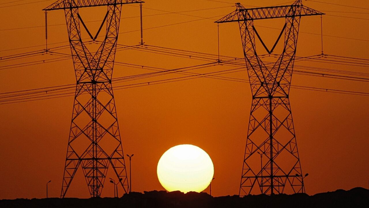 Egypt's government has announced a number of measures seeking to reduce the load on power networks as the country faces a heatwave