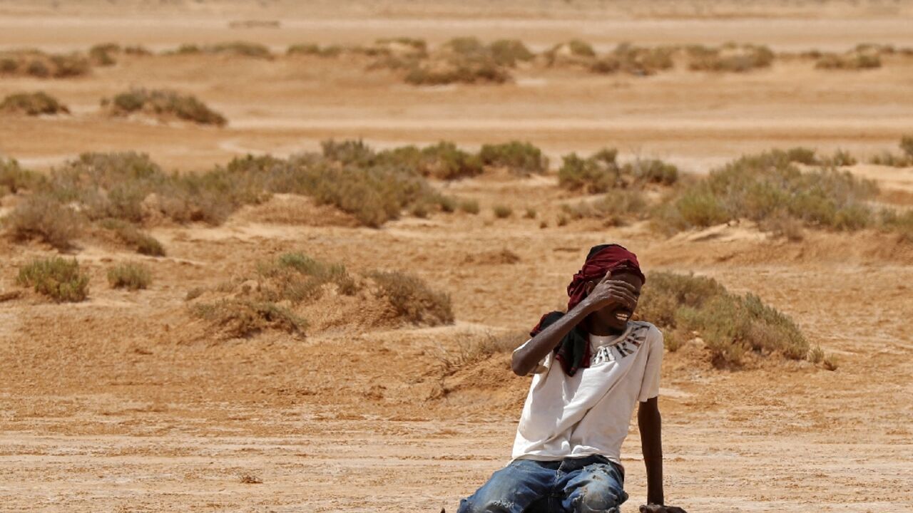 Migrants have been abandoned by Tunisian security forces in the desert, according to Libyan border guards and the migrants themselves