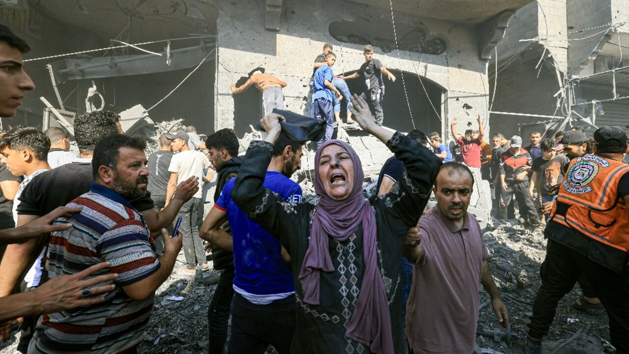 About 3,000 Palestinians, most of them civilians, have died in the Israeli bombardnment, the Hamas health ministry says