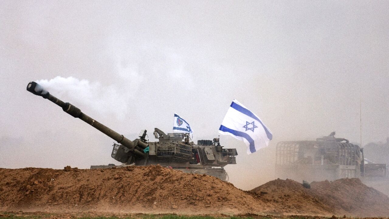 Israel continued to pound Gaza with heavy artillery 
