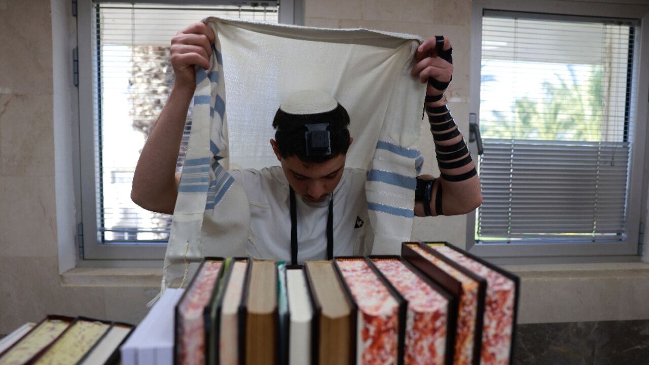 Students who have returned to their yeshiva in Israel's Sderot hope to encourage other town residents to come back too