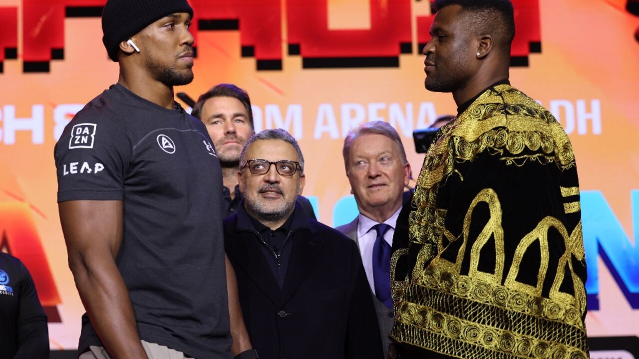 Desert duel: Anthony Joshua (left) and Francis Ngannou 