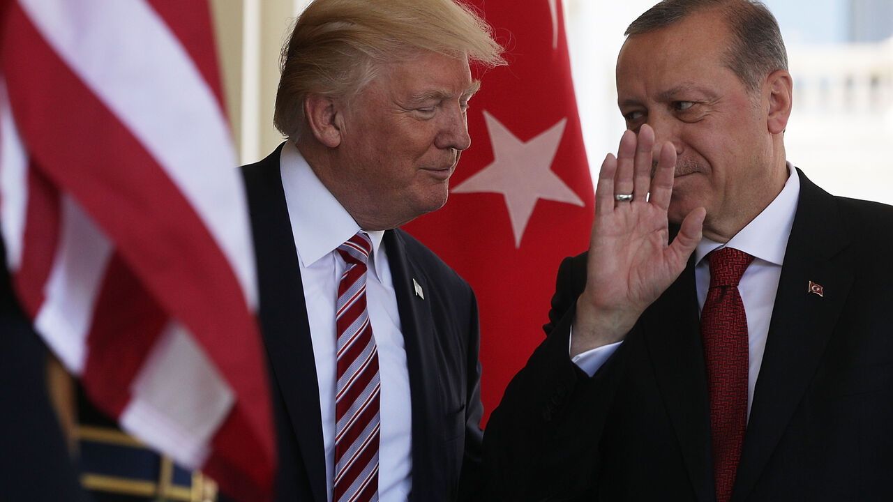 WASHINGTON, DC - MAY 16: U.S. President Donald Trump (L) welcomes President Recep Tayyip Erdogan (R) of Turkey outside the West Wing of the White House May 16, 2017 in Washington, DC. President Trump hosted President ErdoganÊwith an Oval Office meeting and a working luncheon. Both leaders are expected to give a joint statement. (Photo by Alex Wong/Getty Images)