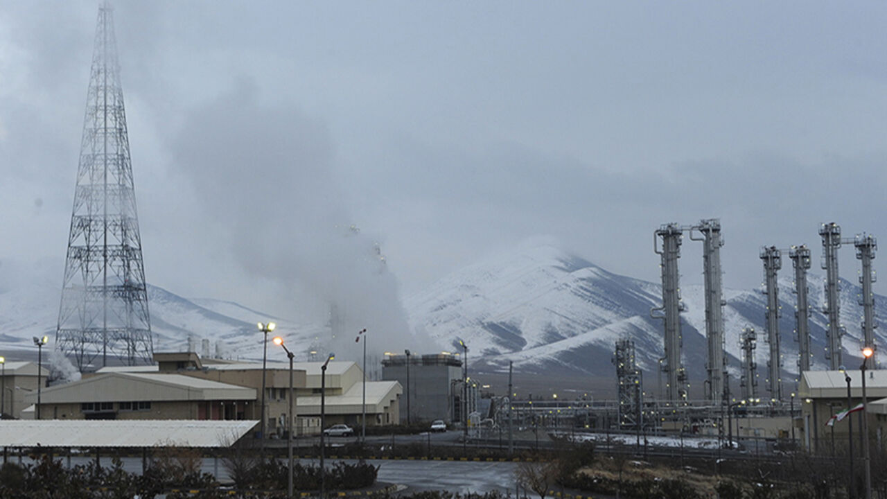 A general view of the Arak heavy-water project, 190 km (120 miles) southwest of Tehran January 15, 2011. A group of ambassadors to the U.N. atomic watchdog toured an Iranian nuclear site on Saturday, state television reported, and Tehran accused the European Union of missing an historic opportunity by boycotting the visit. REUTERS/ISNA/Hamid Forootan (IRAN - Tags: POLITICS ENERGY SCI TECH BUSINESS) - RTXWLWA