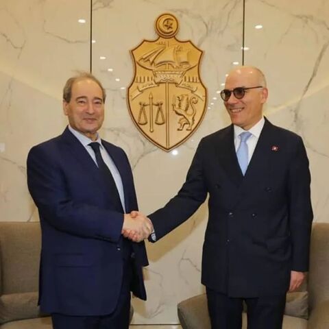 Tunisian Foreign Minister Nabil Ammar (R) meets Syrian Foreign Minister Faisal Mekdad (L) during an official visit in Tunis, Tunisia on April 17, 2023 (Tunisian Foreign Ministry) 