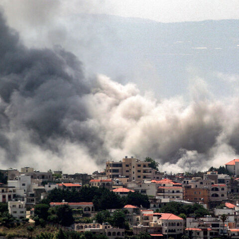 CORRECTION / Smoke billows during Israeli bombardment on the village of Khiam in south Lebanon near the border with Israel on June 19, 2024 amid ongoing cross-border tensions as fighting continues between Israel and Hamas in the Gaza Strip. (Photo by RABIH DAHER / AFP) / "The erroneous mention[s] appearing in the metadata of this photo by RABIH DAHER has been modified in AFP systems in the following manner: [June 19] instead of [June 8]. Please immediately remove the erroneous mention[s] from all your onlin