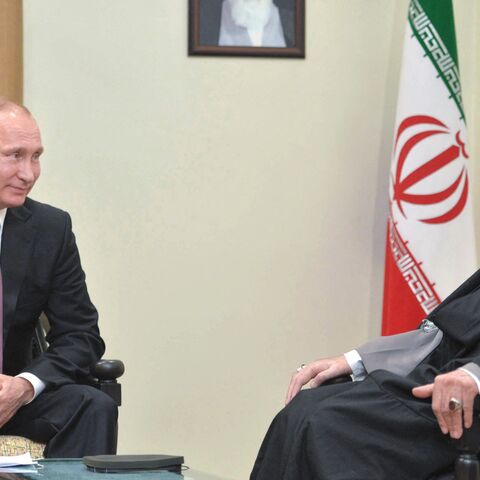 Russian President Vladimir Putin (L) meets with Iran's supreme leader Ayatollah Ali Khamenei in Tehran on Nov. 23, 2015. 