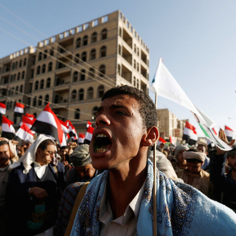 Houthi followers rally to celebrate the killing of Yemen's former president Ali Abdullah Saleh in Sanaa, Yemen December 5, 2017. REUTERS/Khaled Abdullah     TPX IMAGES OF THE DAY - RC1C20D49F70