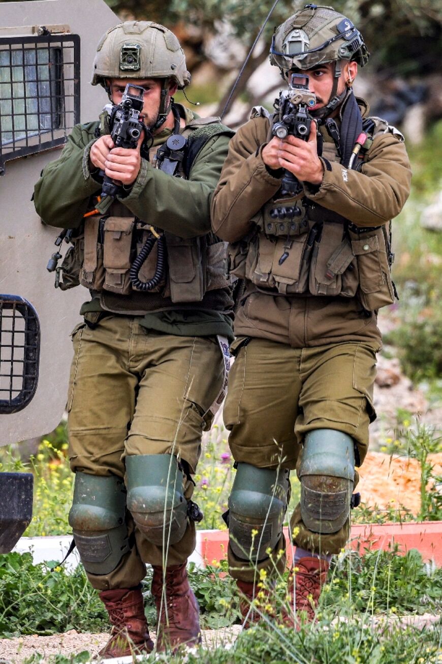 Israeli soldiers near Elon Moreh settlement