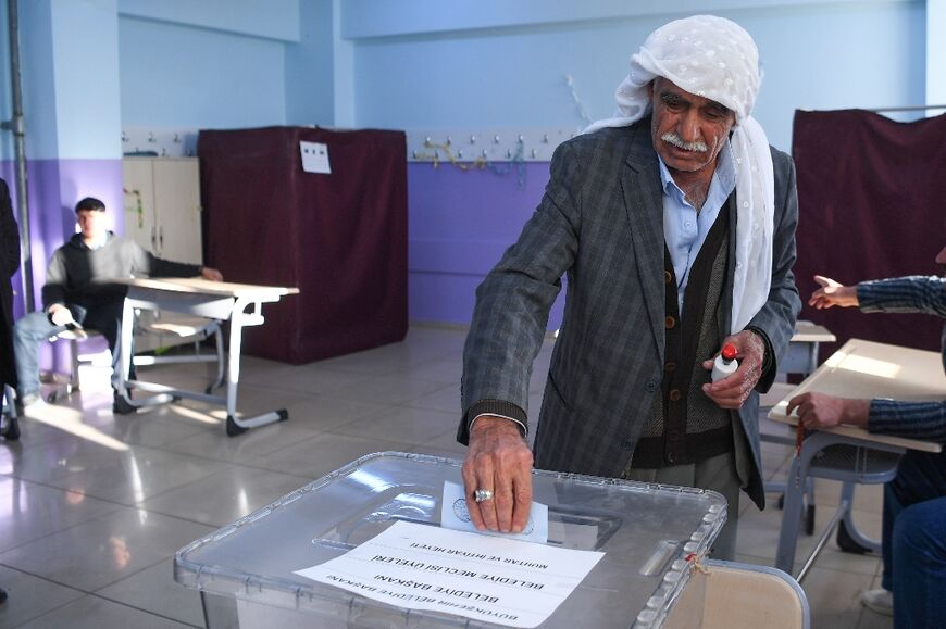 Some 61 million voters are choosing mayors across Turkey's 81 provinces