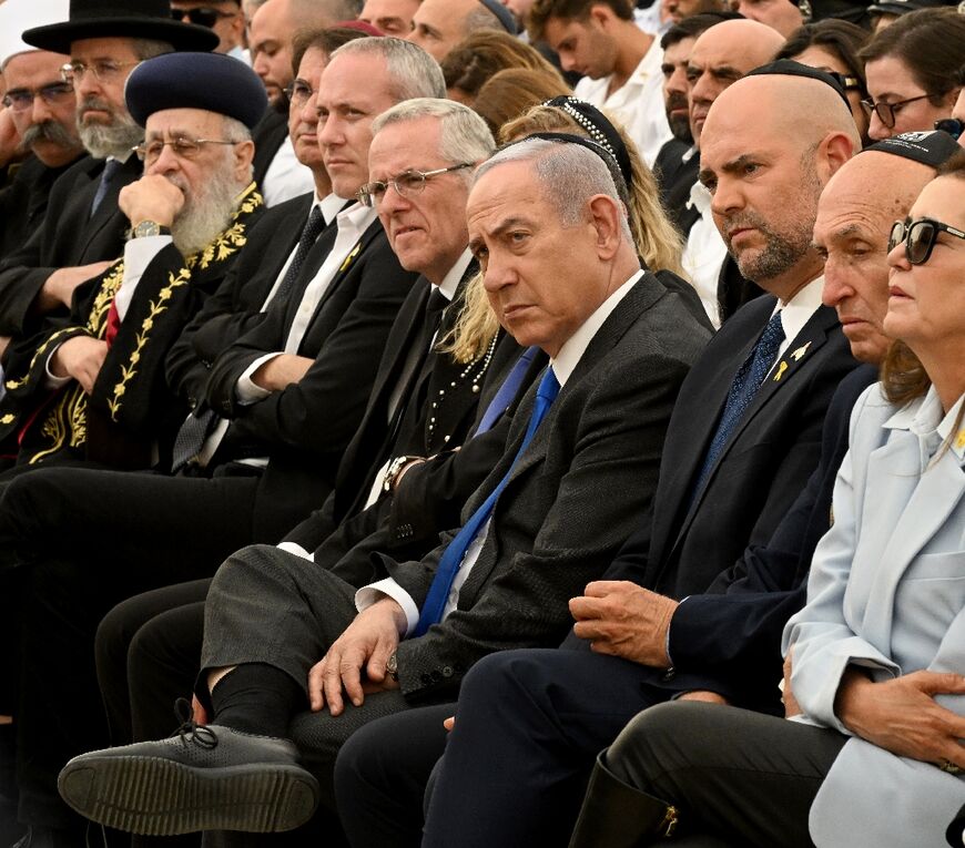 Israeli Prime Minister Benjamin Netanyahu (C) at a Memorial Day ceremony in Jerusalem