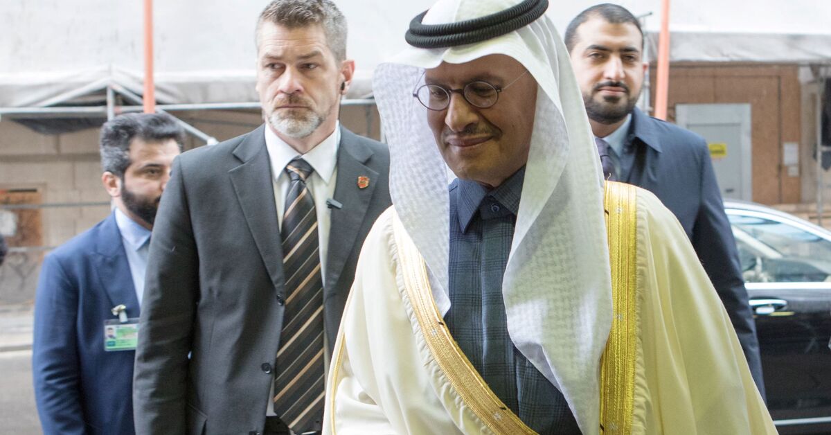 UAE sticks to OPEC+ manufacturing limits