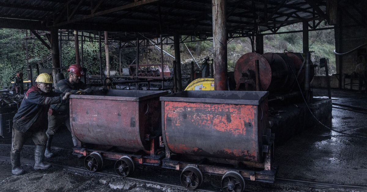 Türkiye yenilenebilir enerjiyi genişletmeyi planlıyor ancak nükleer kömüre bağlı kalıyor