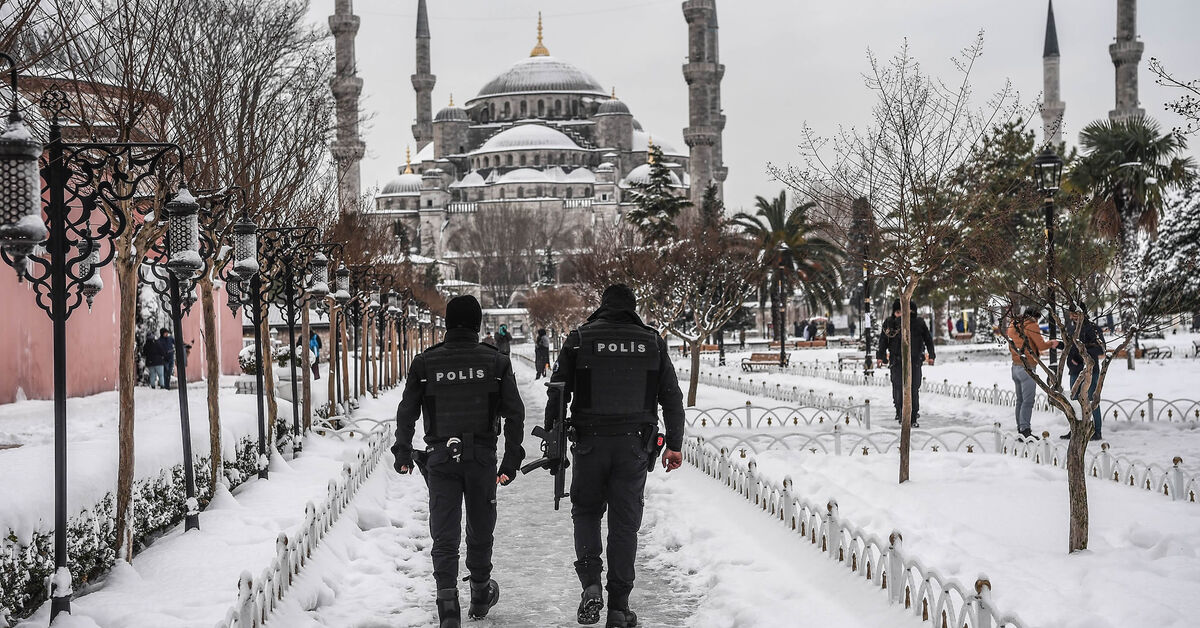 Why are foreign mobsters, drug gangs attracted to Turkey? 
