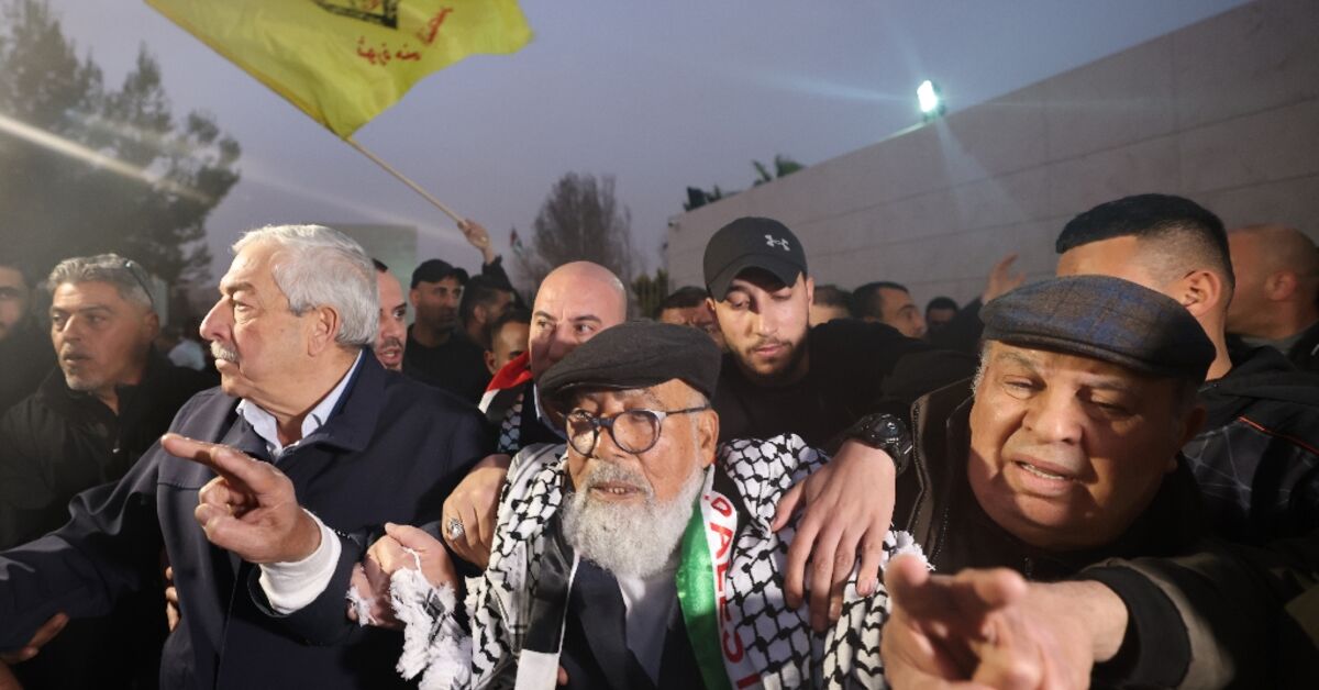 Israel releases oldest Palestinian prisoner