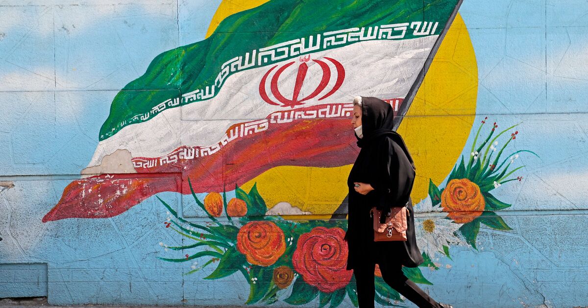 Iran Steps Up Hijab Crackdown On Women Shuttering Businesses Al Monitor The Middle Eastʼs 