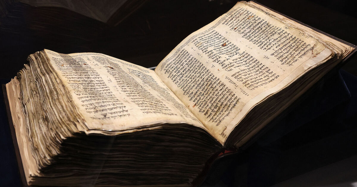 Turkey recovers 1,100-year-old Hebrew Bible in smuggling raids