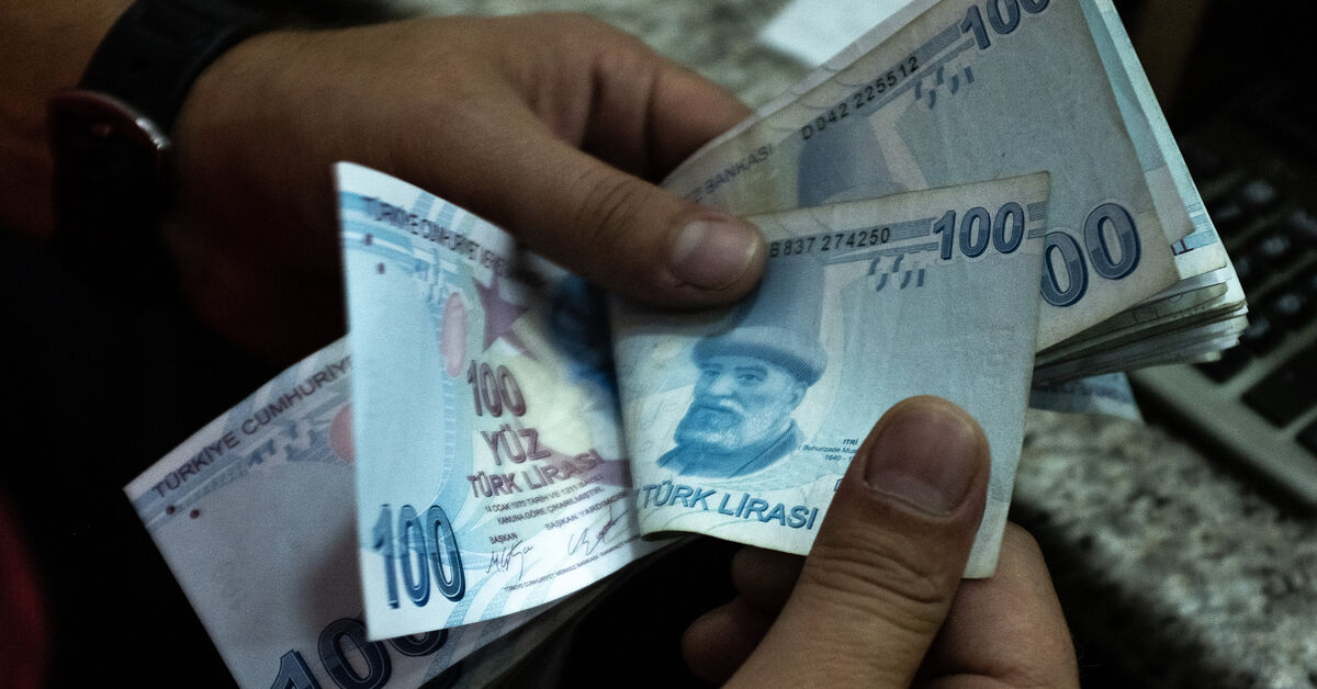 Turkish lira hits record low, losing 2% amid concerns of smaller rate increase