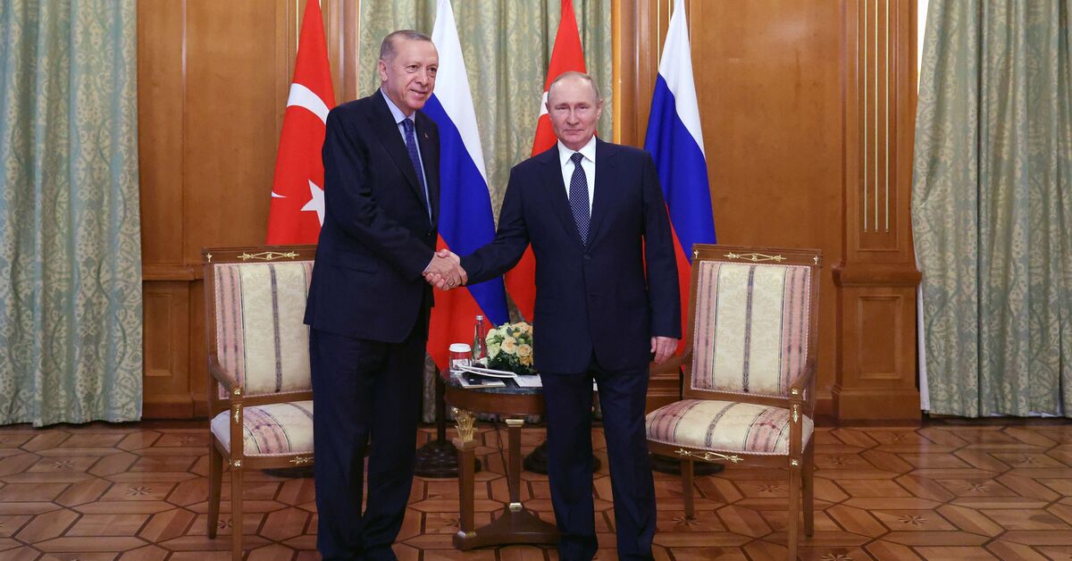 Rusya’da, Türk lider Erdoğan Putin’le ilişkileri iyileştirmeye çalışıyor ancak güvensizlik devam ediyor