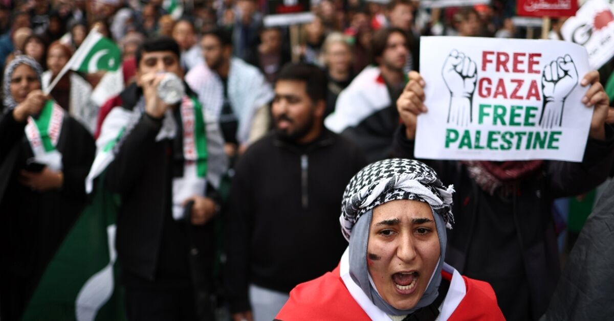 Nearly 100,000 in pro-Palestinian march in London: police - Al-Monitor ...