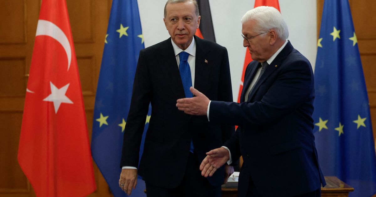 In balancing Turkey’s interests, Erdogan walks tightrope between West, Hamas