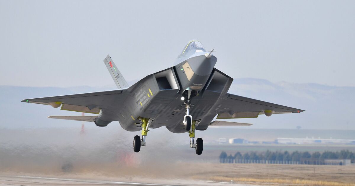 Turkey’s fifth-generation fighter jet Kaan completes maiden flight