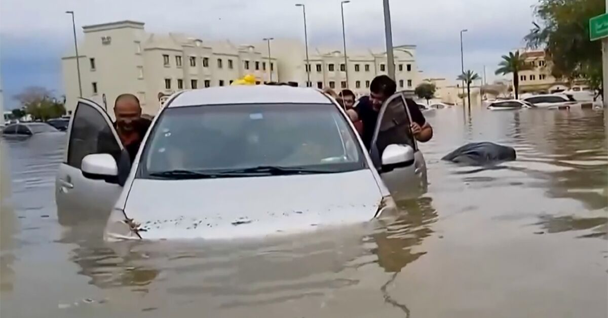 Dubai reels from floods chaos after record rains - Al-Monitor ...