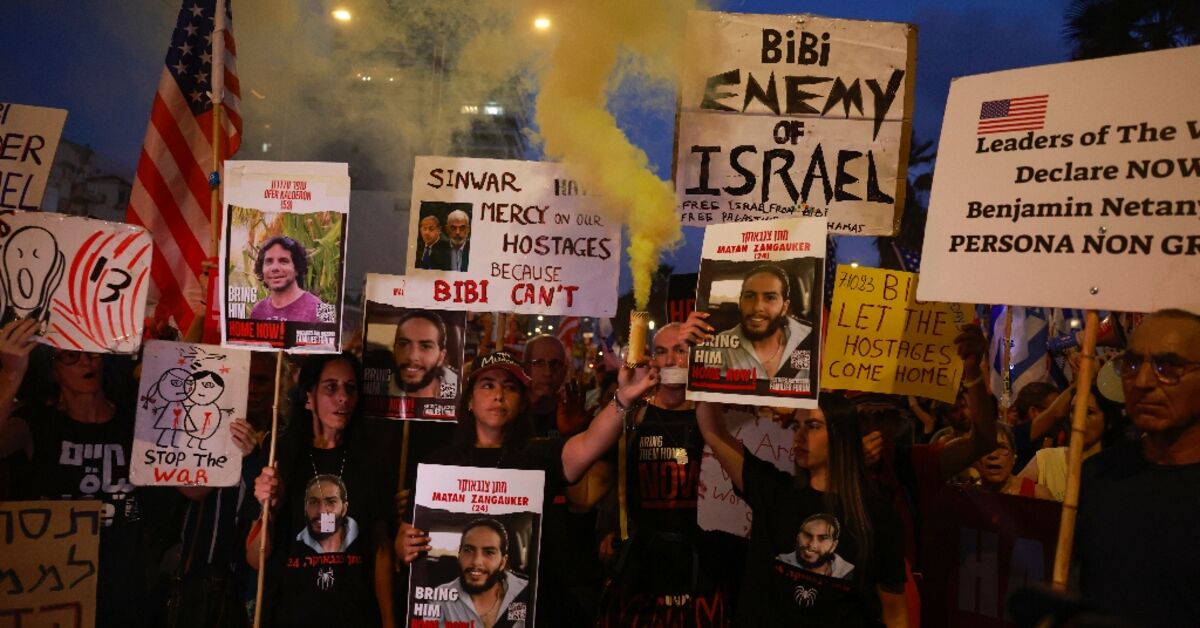 ‘Deal now’: Israel hostage households protest as Netanyahu addresses US