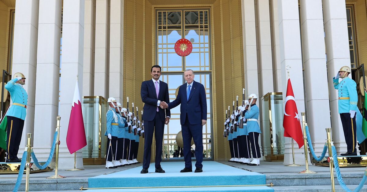 Qatar’s emir visits Turkey amid push for de-escalation, Gaza talks