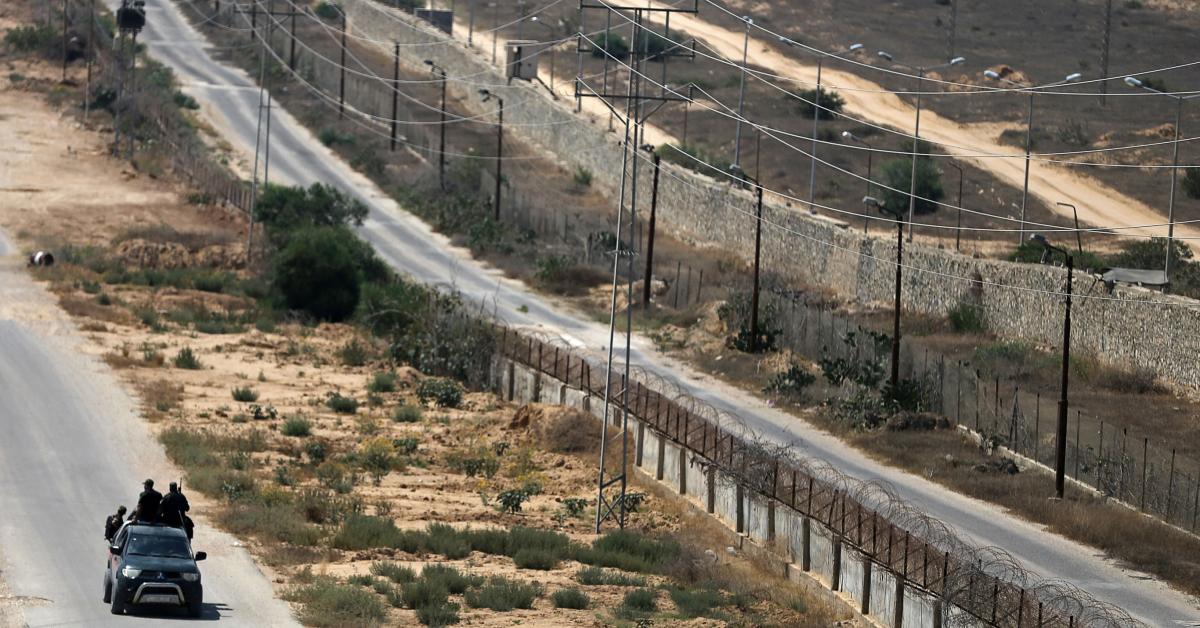 Let at ske pie Displacement Why is Egypt building a wall along its border with Gaza? - Al-Monitor: The  Pulse of the Middle East